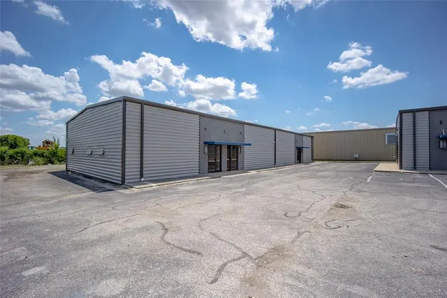 Photo 2 — 2845 Broce Drive, Norman, OK 73072