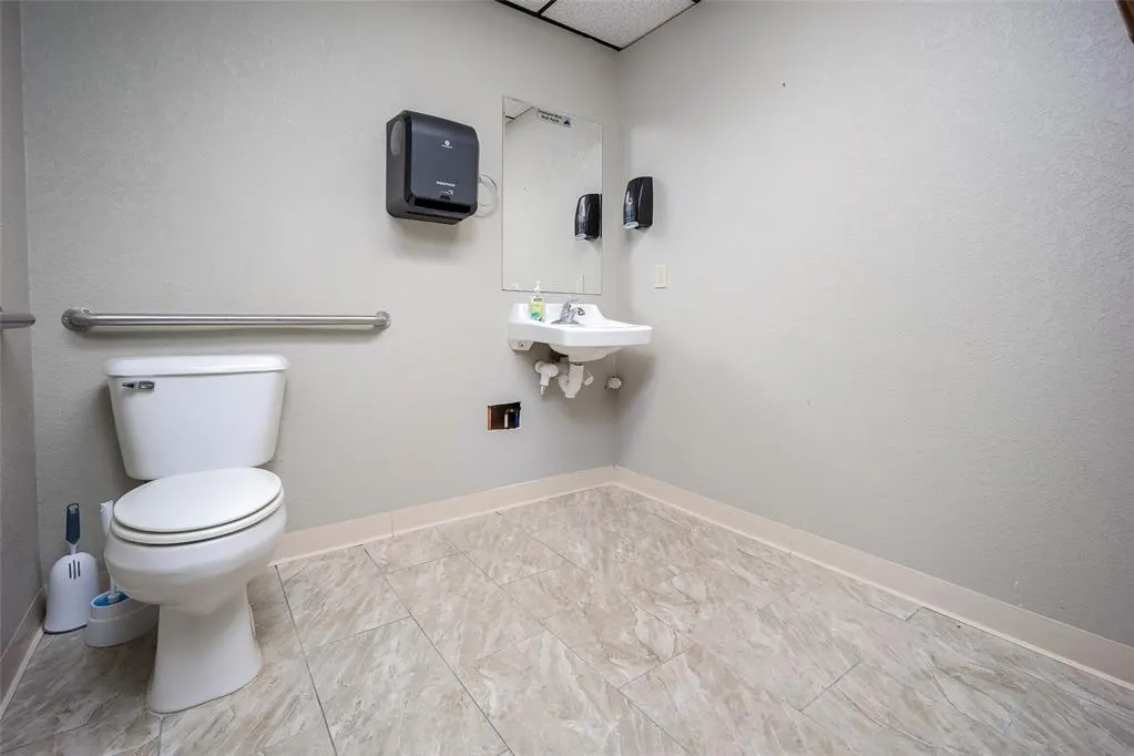 Photo 14 — 2845 Broce Drive, Norman, OK 73072