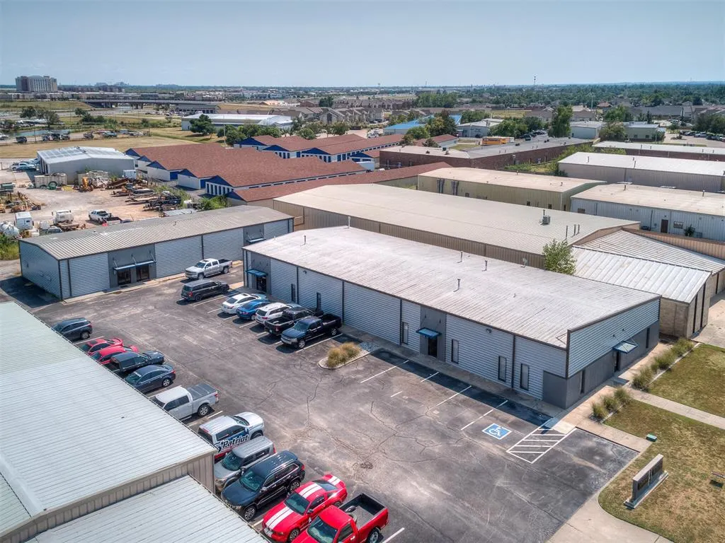 Photo 2 — 2845 Broce Drive, Norman, OK 73072