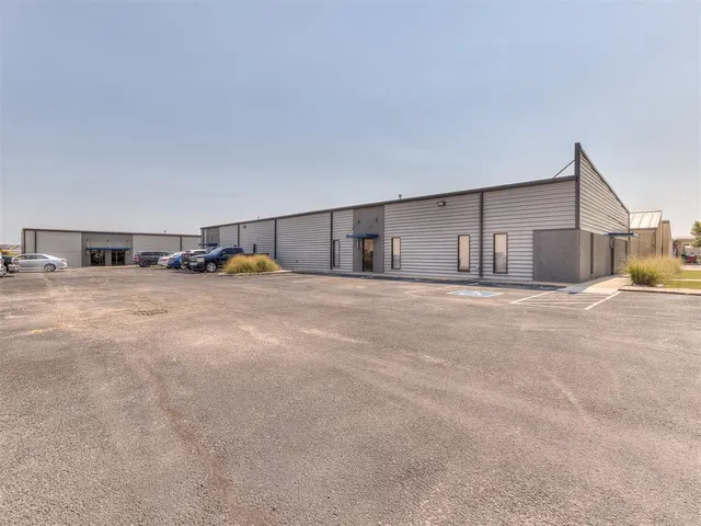 Photo 5 — 2845 Broce Drive, Norman, OK 73072