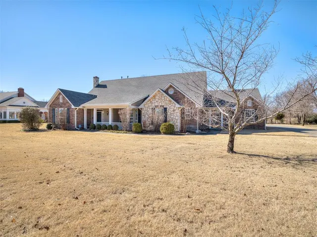 Photo 6 — 105 S Olde Bridge Road, Moore, OK 73160