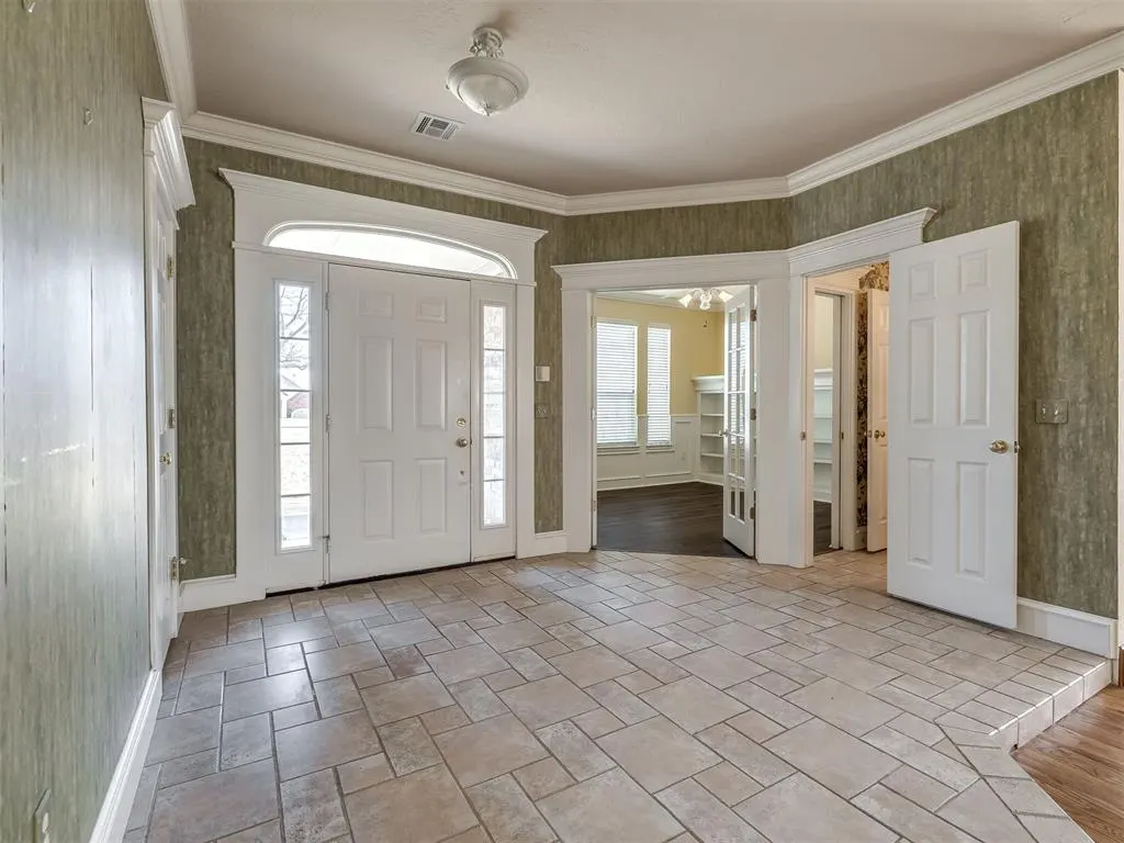 Photo 8 — 105 S Olde Bridge Road, Moore, OK 73160