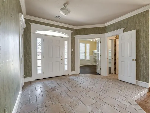 Photo 8 — 105 S Olde Bridge Road, Moore, OK 73160