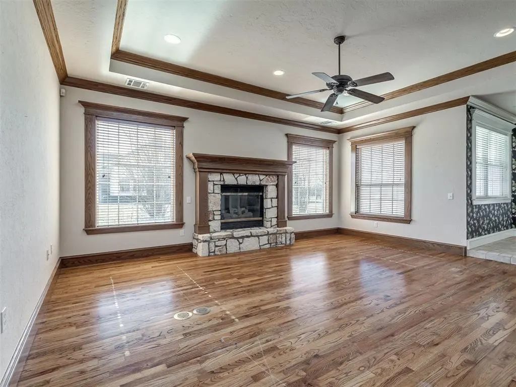 Photo 9 — 105 S Olde Bridge Road, Moore, OK 73160