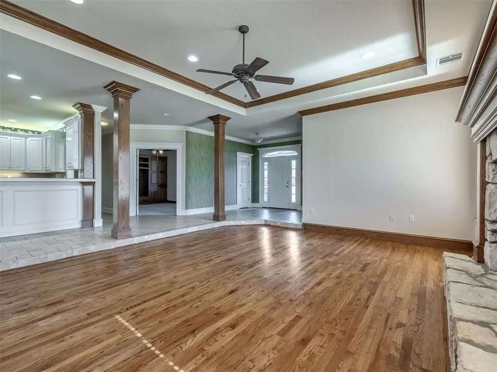 Photo 11 — 105 S Olde Bridge Road, Moore, OK 73160