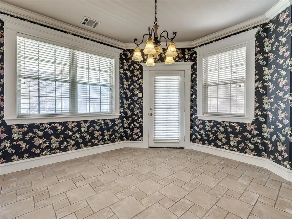 Photo 13 — 105 S Olde Bridge Road, Moore, OK 73160
