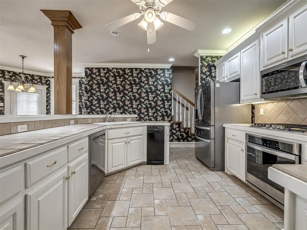 Photo 15 — 105 S Olde Bridge Road, Moore, OK 73160