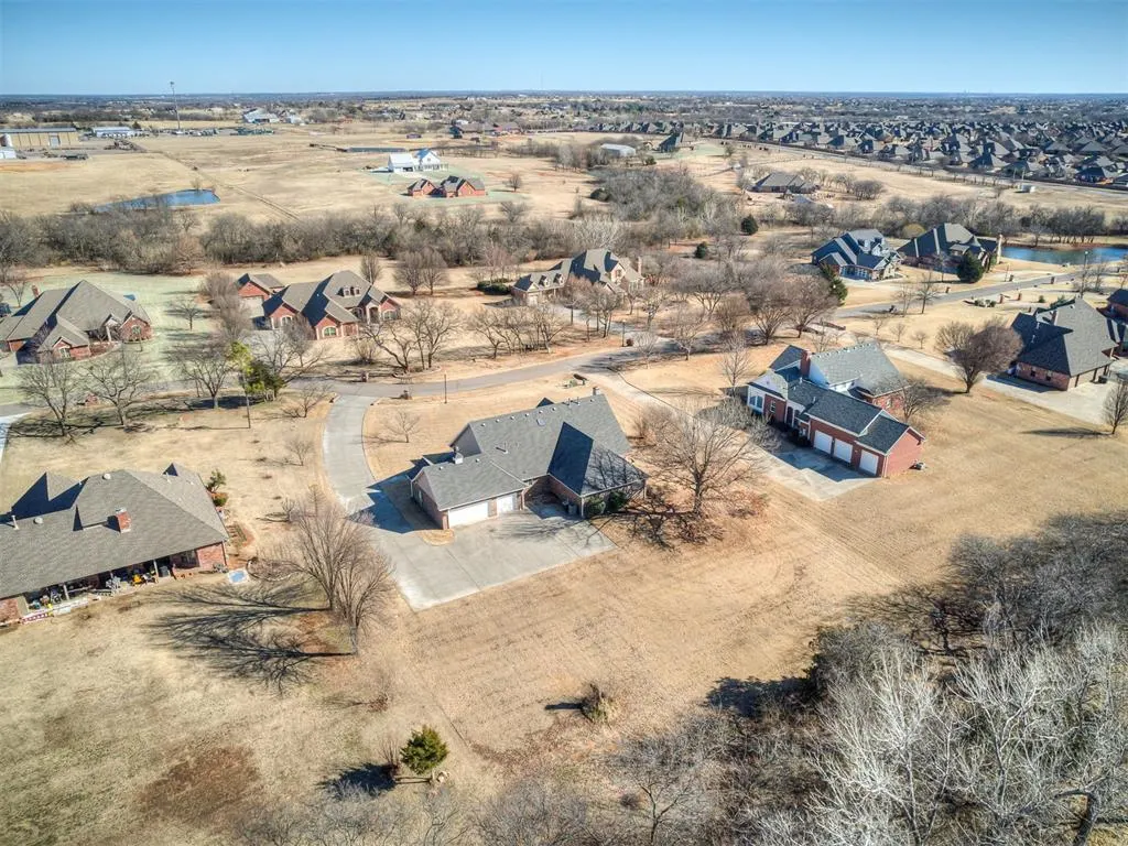 Photo 48 — 105 S Olde Bridge Road, Moore, OK 73160