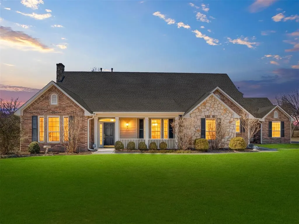 Photo 3 — 105 S Olde Bridge Road, Moore, OK 73160