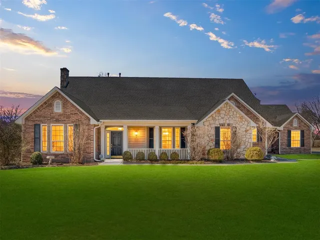 Photo 3 — 105 S Olde Bridge Road, Moore, OK 73160