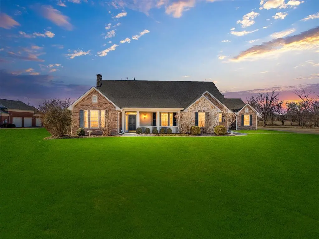 Photo 4 — 105 S Olde Bridge Road, Moore, OK 73160