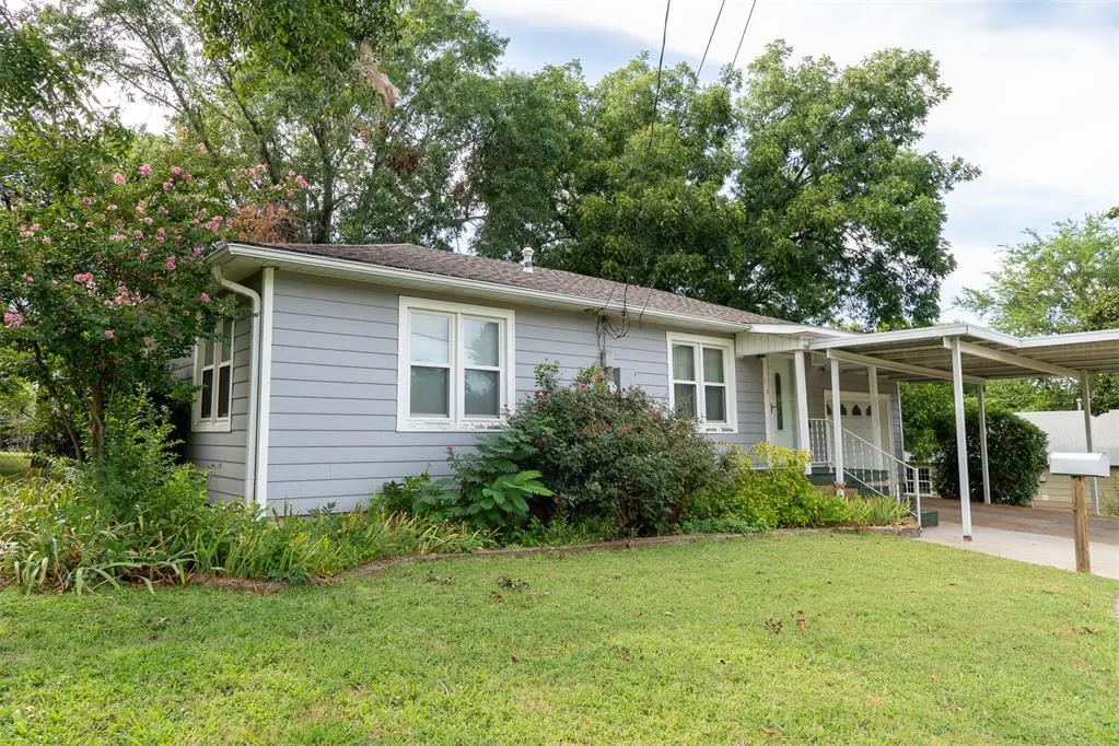 Photo 2 — 329 S Paul Street, Pauls Valley, OK 73075