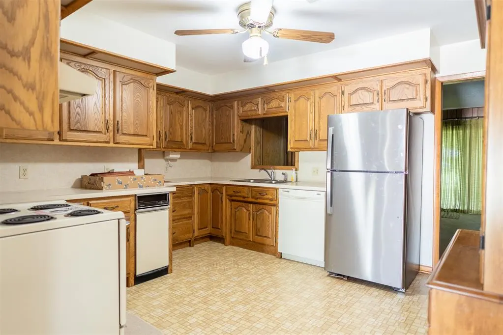 Photo 5 — 329 S Paul Street, Pauls Valley, OK 73075