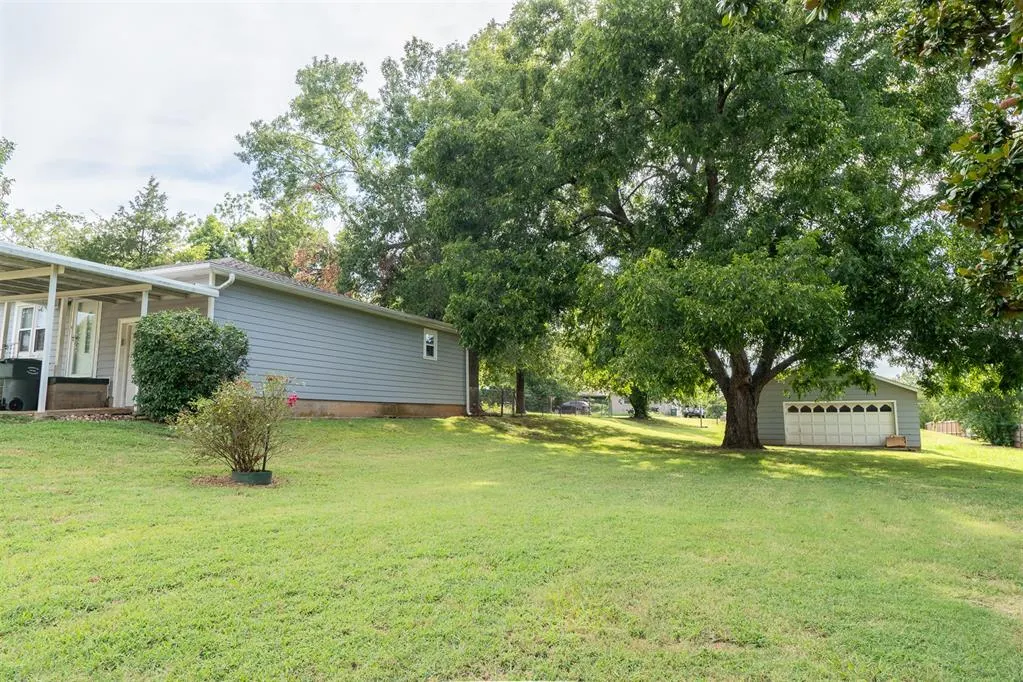 Photo 13 — 329 S Paul Street, Pauls Valley, OK 73075