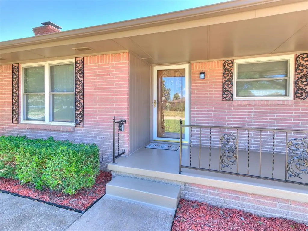Photo 2 — 520 SW 70th Street, Oklahoma City, OK 73139
