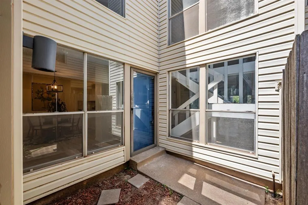 Photo 2 — 11307 Benttree Circle, Oklahoma City, OK 73120