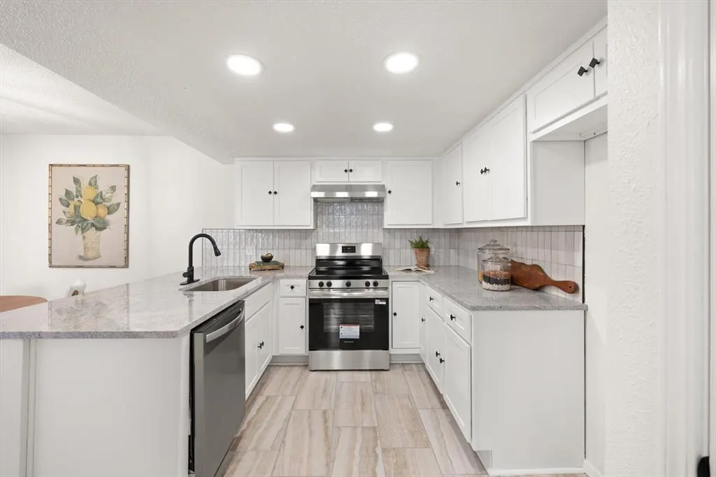 Photo 9 — 11307 Benttree Circle, Oklahoma City, OK 73120