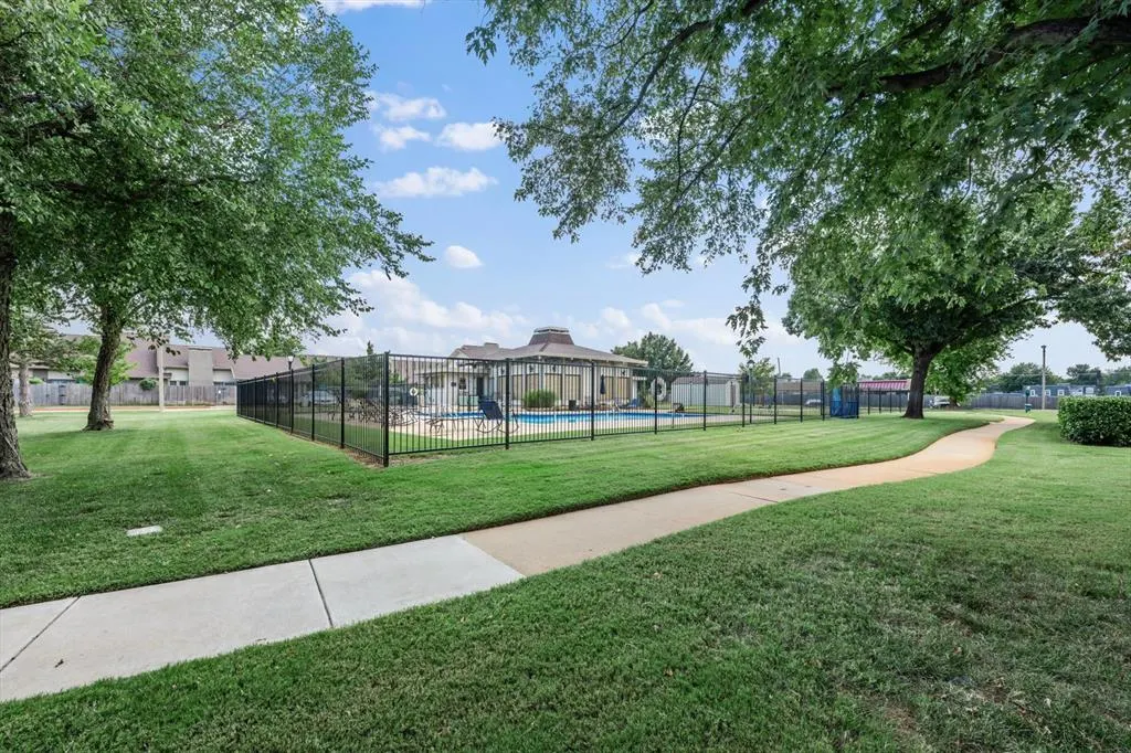 Photo 32 — 11307 Benttree Circle, Oklahoma City, OK 73120