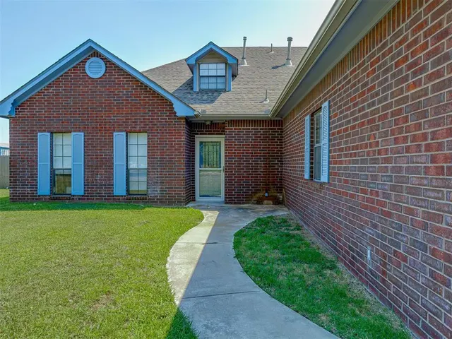 Photo 3 — 280785 Scissortail Drive, Duncan, OK 73533