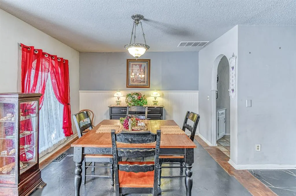 Photo 9 — 3129 N Timber Avenue, Bethany, OK 73008
