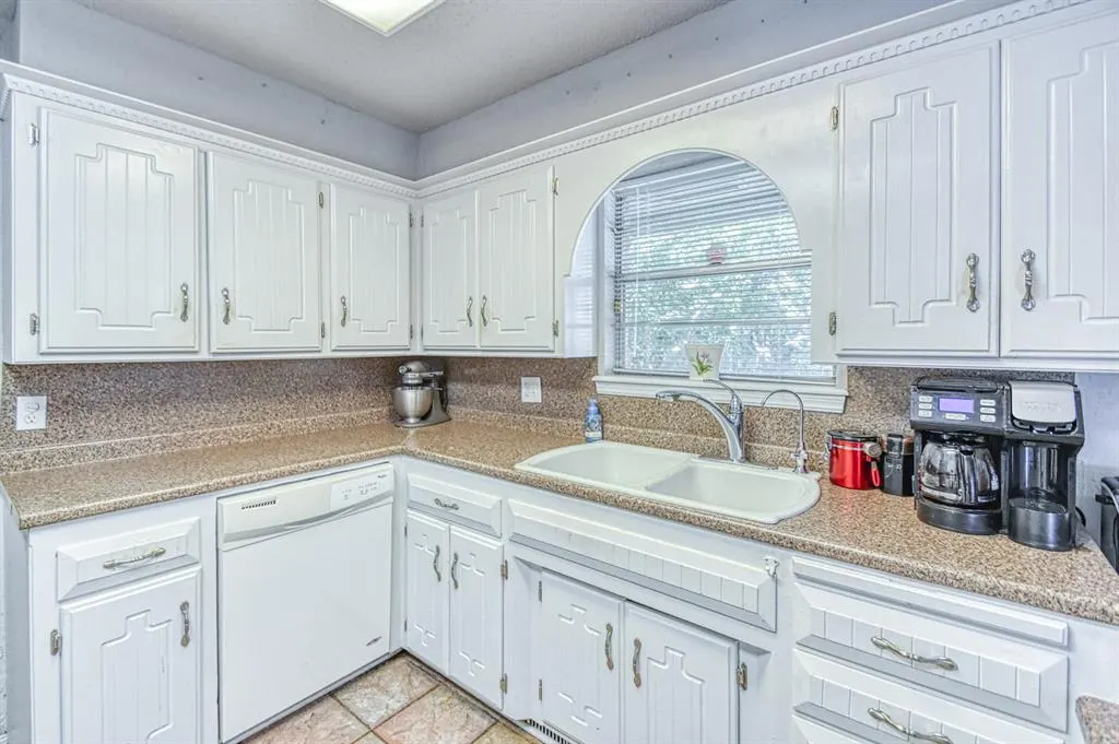 Photo 14 — 3129 N Timber Avenue, Bethany, OK 73008