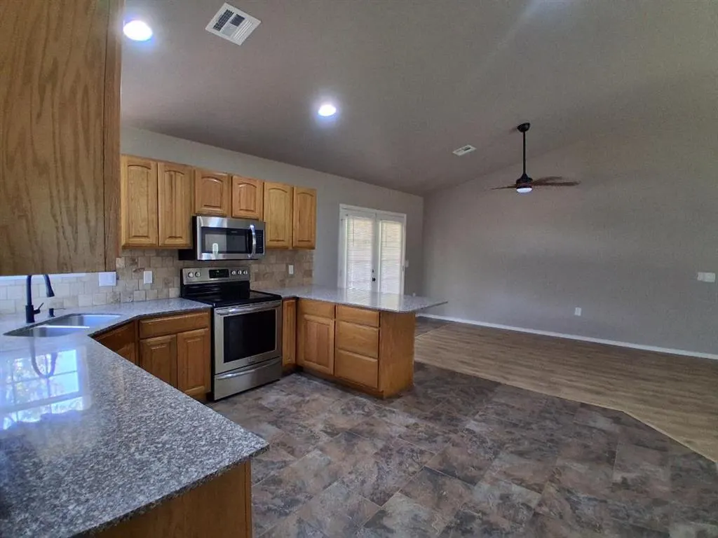 Photo 5 — 160 Oak Hollow Road, Tecumseh, OK 74873