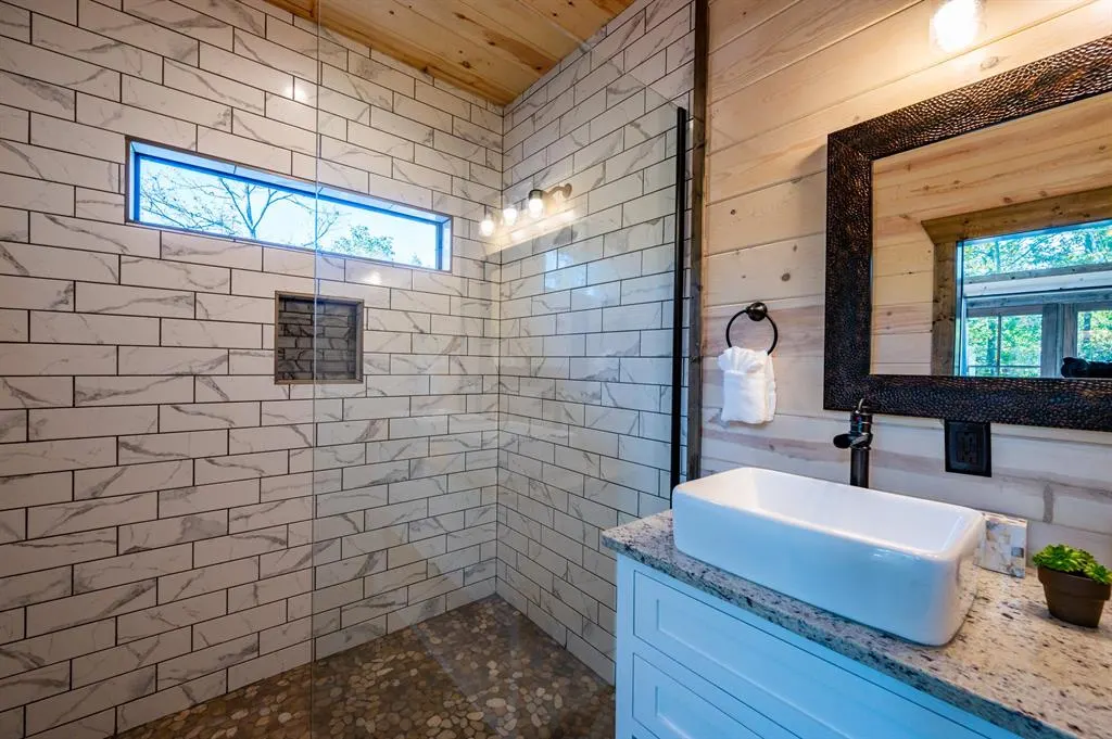 Photo 26 — 875 N Lukfata Trail Road, Broken Bow, OK 74728