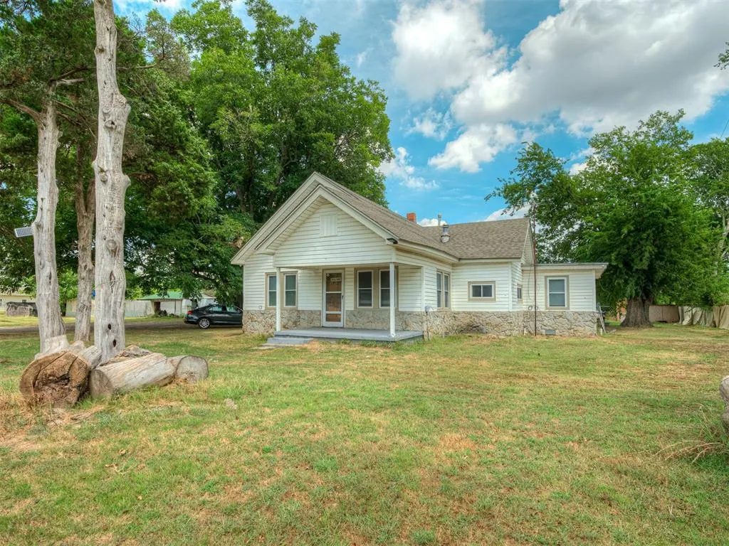 Photo 2 — 15809 S Rock Creek Road, Shawnee, OK 74801
