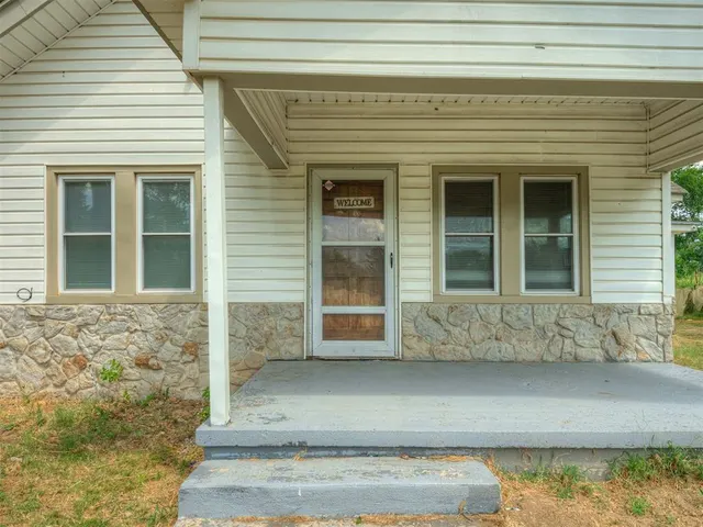 Photo 5 — 15809 S Rock Creek Road, Shawnee, OK 74801