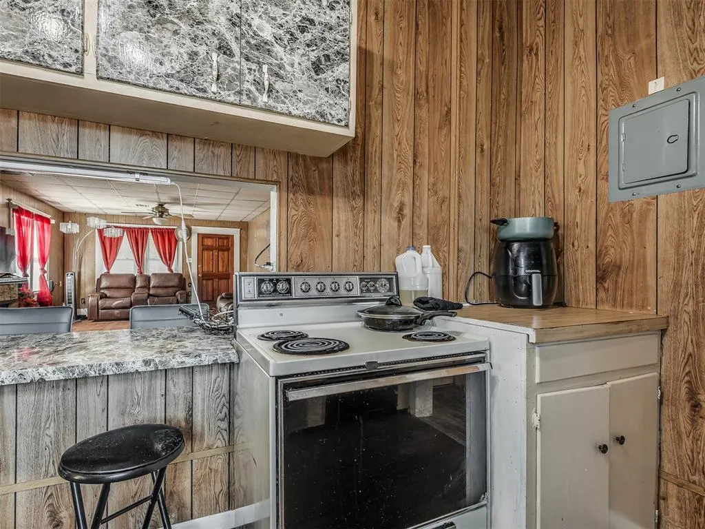 Photo 16 — 15809 S Rock Creek Road, Shawnee, OK 74801