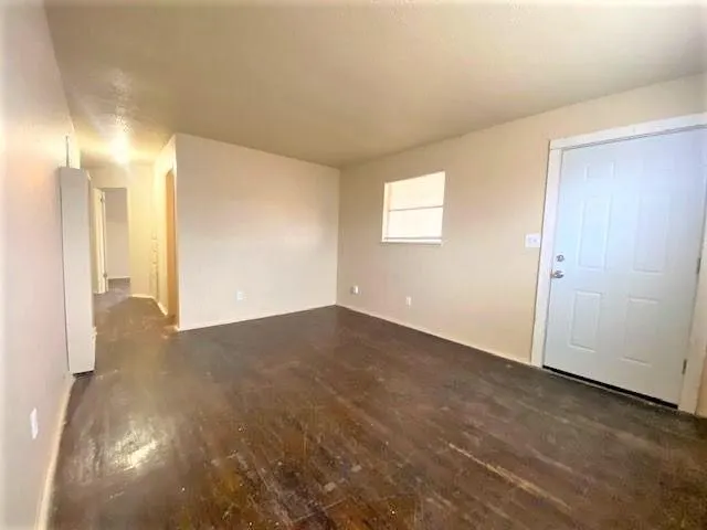 Photo 2 — 6517 S phillips Avenue, Oklahoma City, OK 73149