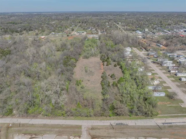Photo 6 — 9632 NE 23rd Street, Midwest City, OK 73141