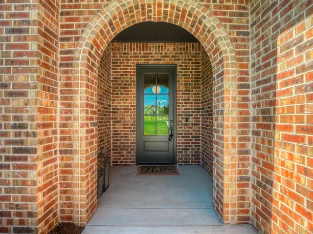 Photo 3 — 8126 Goldfinch Drive, Guthrie, OK 73044