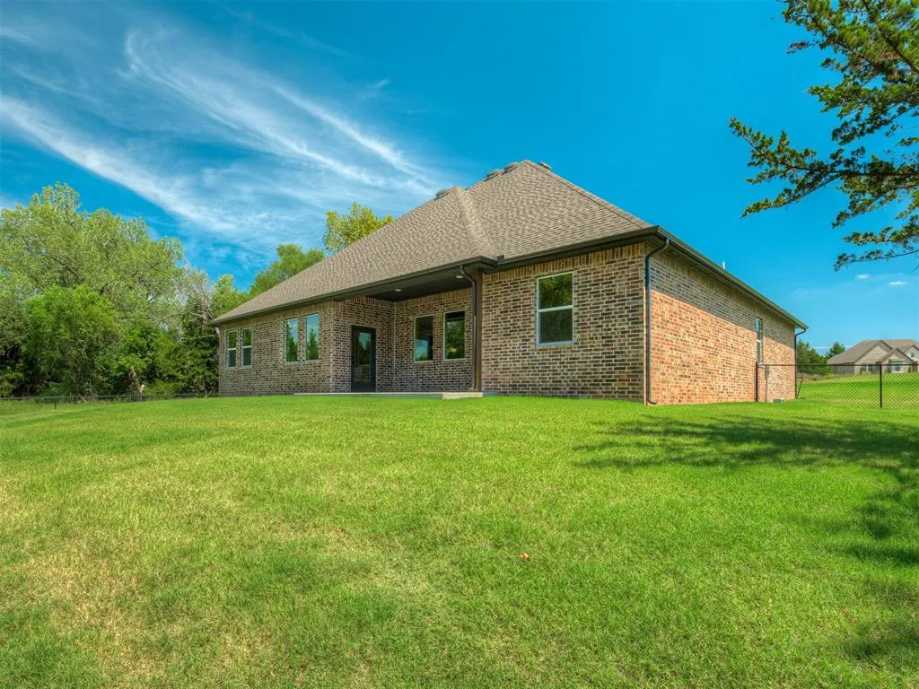 Photo 42 — 8126 Goldfinch Drive, Guthrie, OK 73044