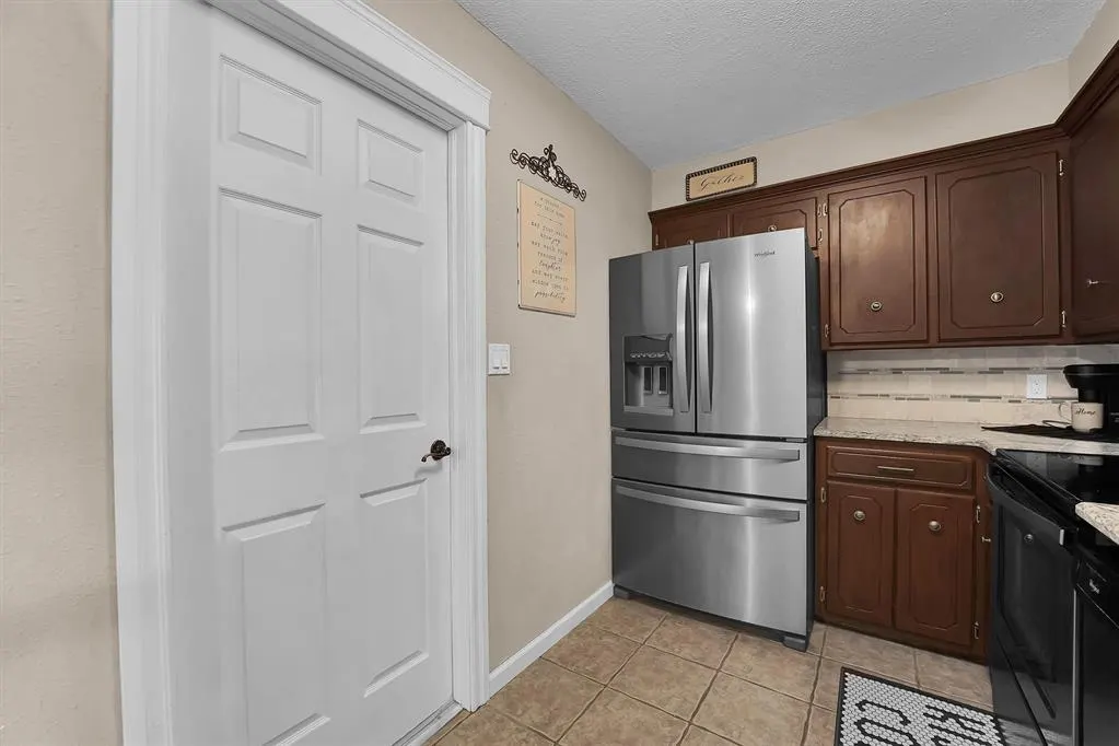 Photo 6 — 310 Ellis Lane, Elk City, OK 73644