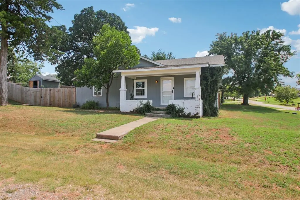 Photo 4 — 402 NE 3rd Street, Luther, OK 73054