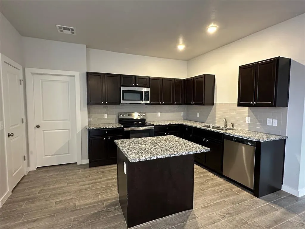 Photo 4 — 17250 Lantana Loop, Newalla, OK 74857