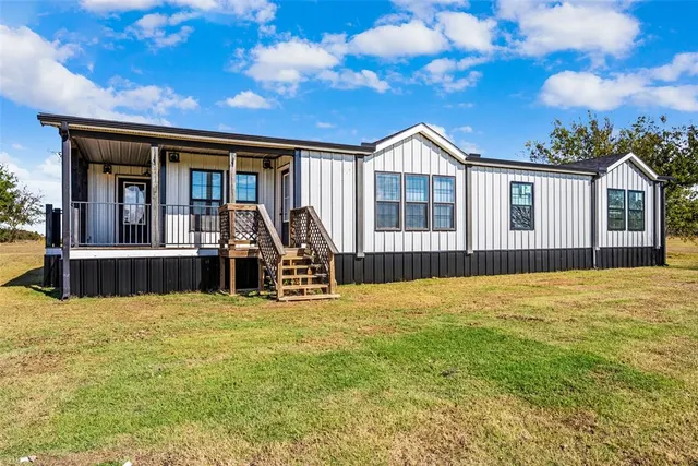 Photo 2 — 1945 County Street 2840, Amber, OK 73004