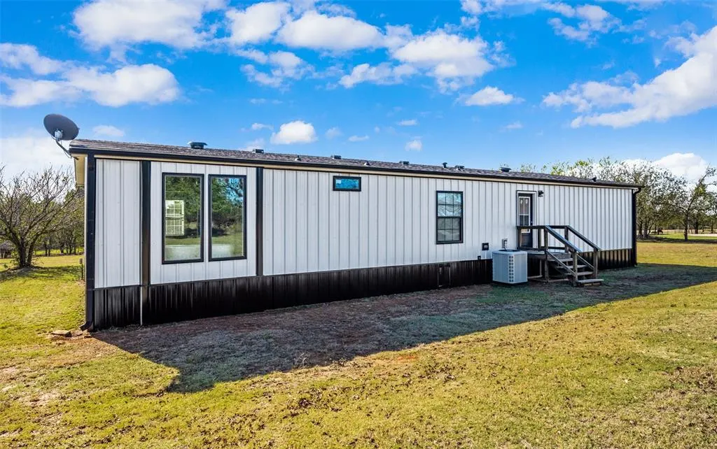 Photo 3 — 1945 County Street 2840, Amber, OK 73004