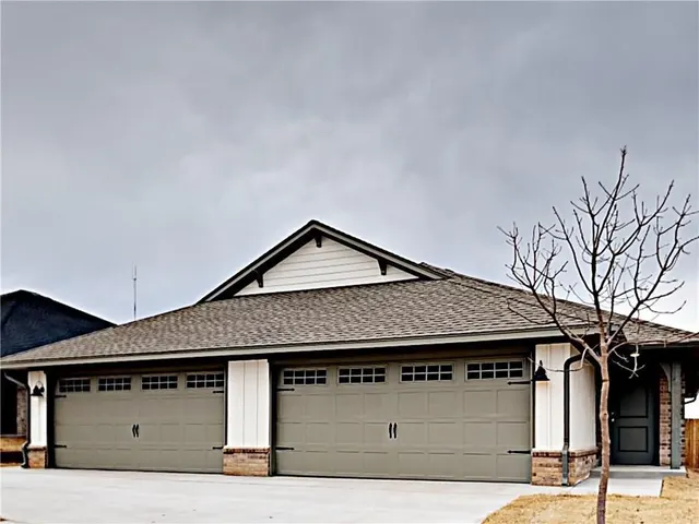 Front exterior — 11516 Keystone Circle, Oklahoma City, OK 73114