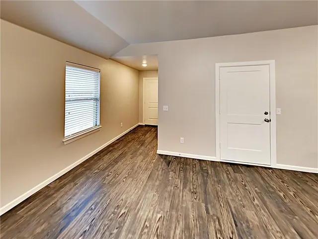 Photo 3 — 11516 Keystone Circle, Oklahoma City, OK 73114