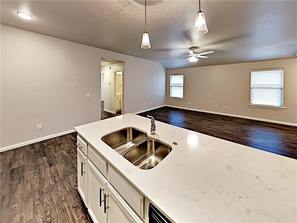 Photo 6 — 11516 Keystone Circle, Oklahoma City, OK 73114