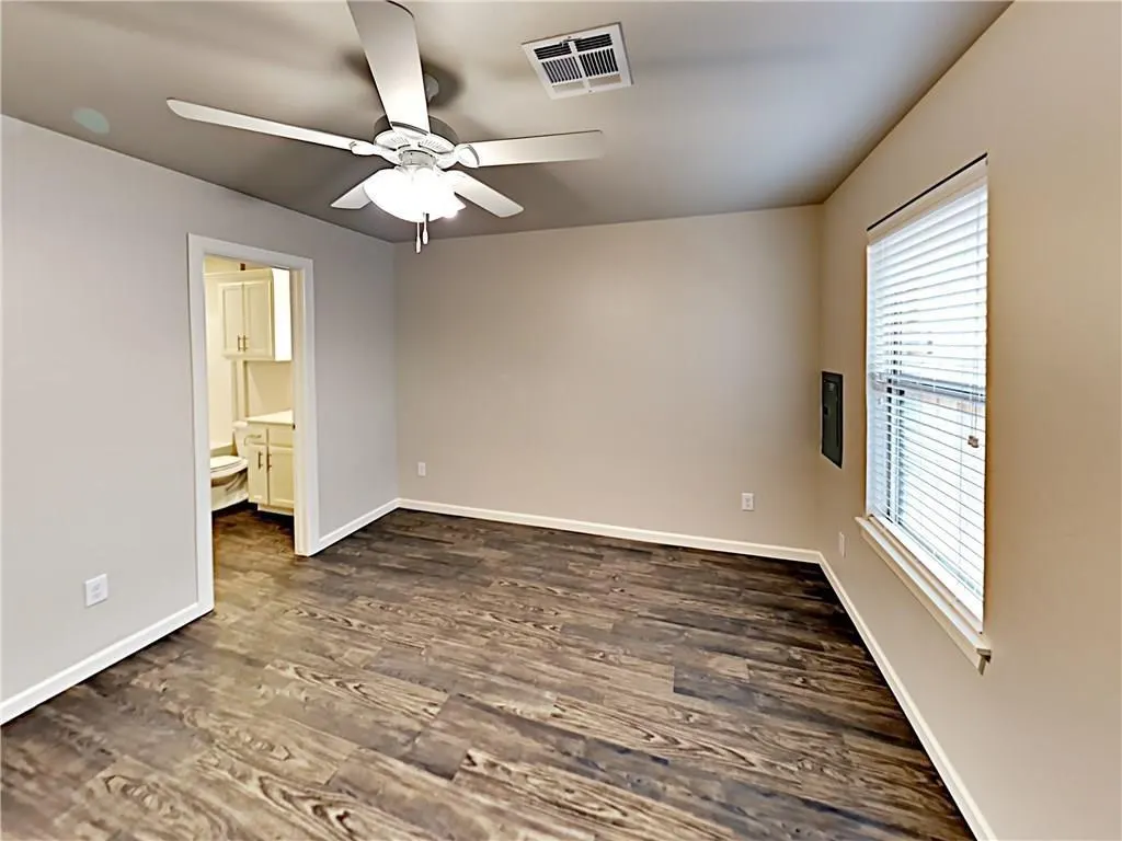 Photo 13 — 11516 Keystone Circle, Oklahoma City, OK 73114