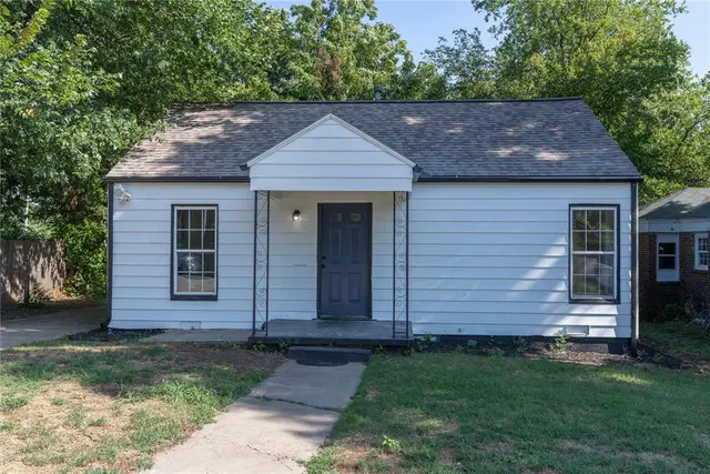 Photo 7 — 717 NW 28th Street, Oklahoma City, OK 73103