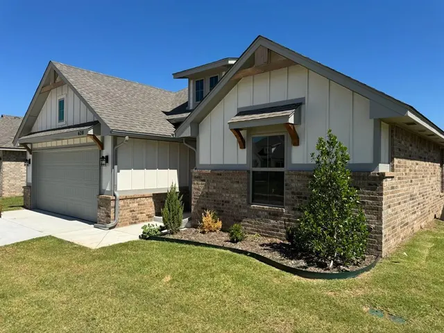 Photo 3 — 628 Honey Springs Lane, Shawnee, OK 74804