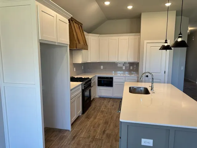 Photo 8 — 628 Honey Springs Lane, Shawnee, OK 74804