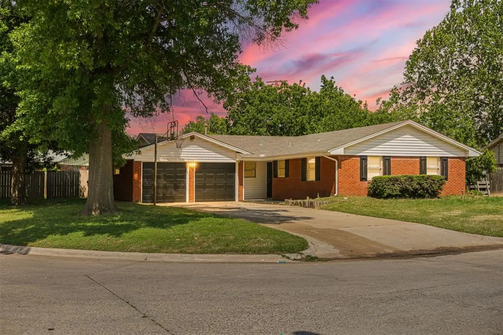 Front exterior — 2528 Oakridge Drive, Bethany, OK 73008