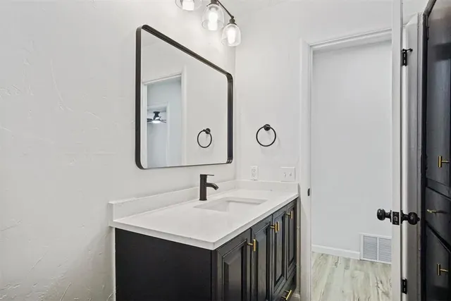 Photo 4 — 2528 Oakridge Drive, Bethany, OK 73008