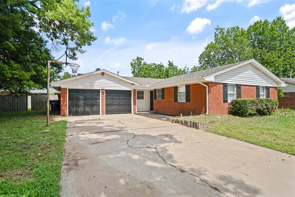 Photo 5 — 2528 Oakridge Drive, Bethany, OK 73008