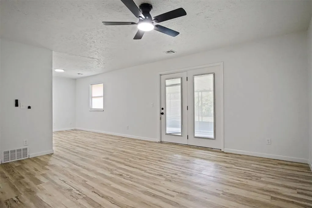 Photo 6 — 2528 Oakridge Drive, Bethany, OK 73008
